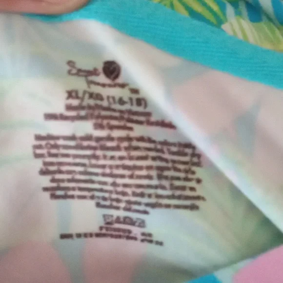 Secret Treasures Vibrant Leaf Print Pajama Set - Pink, Green, Blue - Picture 5 of 5